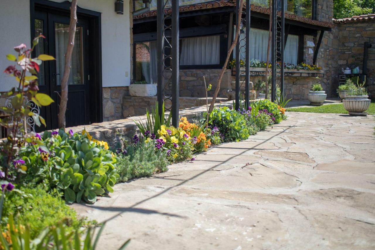 Guest House Epochs Since 1871 Lyaskovets 외부 사진